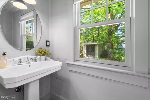 10120 Capitol View Ave, Silver Spring, MD 20910 photo 37