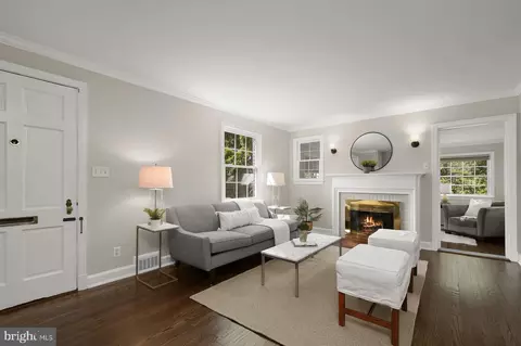 13 Granville Dr, Silver Spring, MD 20901 photo 4