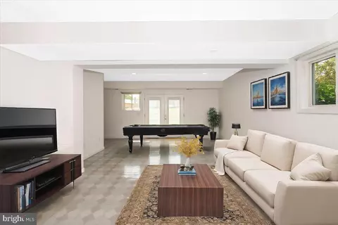 Living - 17400 Hughes Rd, Poolesville, MD 20837 photo 14 of 15