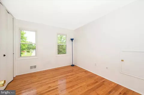 Bedroom - 17400 Hughes Rd, Poolesville, MD 20837 photo 4 of 7