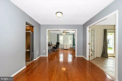 Entry Way - 17400 Hughes Rd, Poolesville, MD 20837 photo 2 of 4