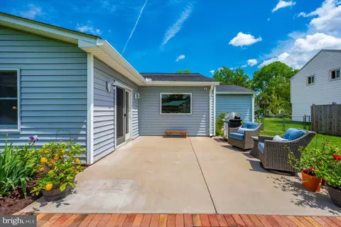 Exterior - 17400 Hughes Rd, Poolesville, MD 20837 photo 5 of 17