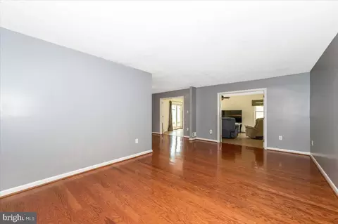 Living - 17400 Hughes Rd, Poolesville, MD 20837 photo 3 of 15
