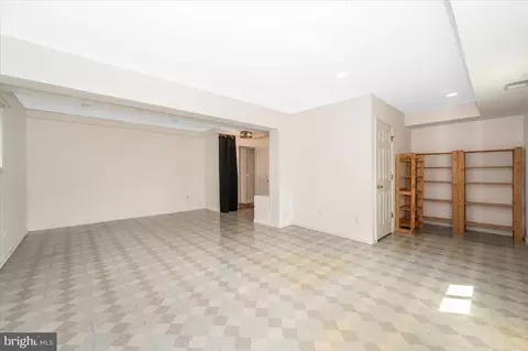 Living - 17400 Hughes Rd, Poolesville, MD 20837 photo 15 of 15
