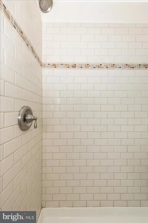Bath - 17400 Hughes Rd, Poolesville, MD 20837 photo 7 of 9