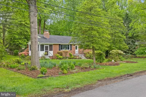 12601 Two Farm Dr, Silver Spring, MD 20904 photo 2