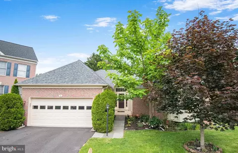 5 Hancock Bridge Ct, Montgomery Village, MD 20886