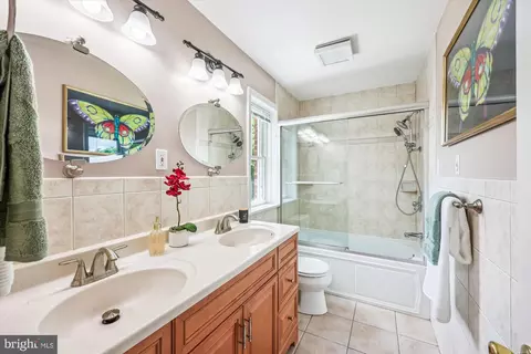 Bath - 10711 Huntwood Dr, Silver Spring, MD 20901 photo 1 of 3