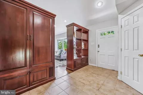 Entry Way - 10711 Huntwood Dr, Silver Spring, MD 20901 photo 2 of 7