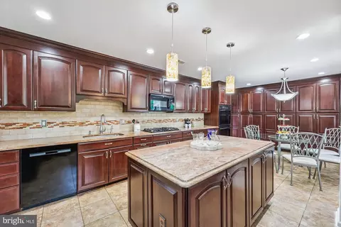 Kitchen - 10711 Huntwood Dr, Silver Spring, MD 20901 photo 3 of 6