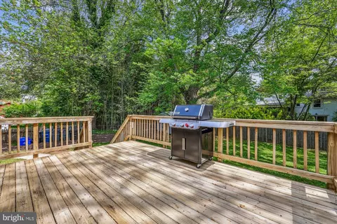 Exterior - 10711 Huntwood Dr, Silver Spring, MD 20901 photo 6 of 8