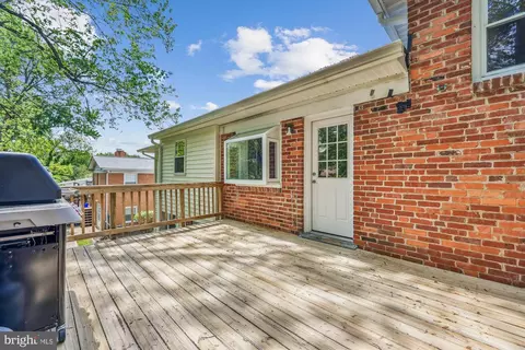 Exterior - 10711 Huntwood Dr, Silver Spring, MD 20901 photo 4 of 8