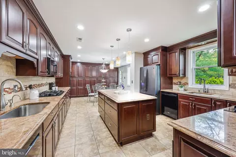 Kitchen - 10711 Huntwood Dr, Silver Spring, MD 20901 photo 2 of 6
