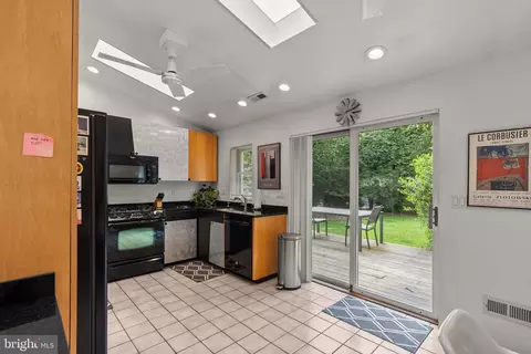 15708 Thompson Rd, Silver Spring, MD 20905 photo 14