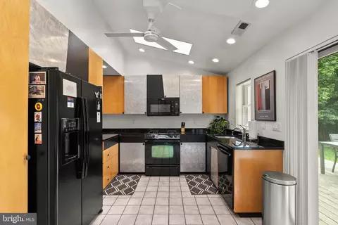 15708 Thompson Rd, Silver Spring, MD 20905 photo 13