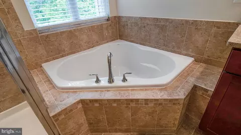 Bath - 3626 Doc Berlin Dr, Silver Spring, MD 20906 photo 3 of 3