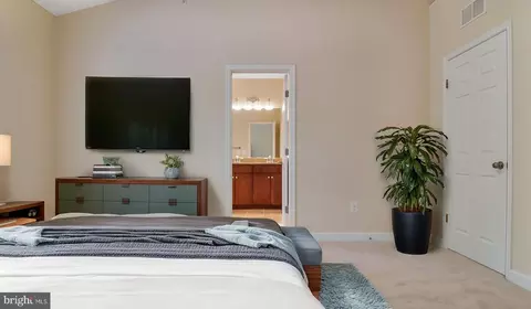 Bedroom - 3626 Doc Berlin Dr, Silver Spring, MD 20906 photo 5 of 12