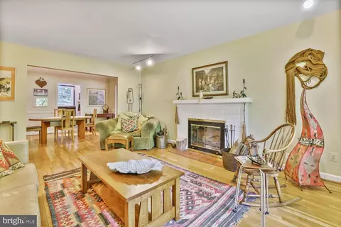 Living - 406 Pershing Dr, Silver Spring, MD 20910 photo 2 of 2