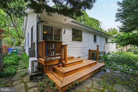 Exterior - 406 Pershing Dr, Silver Spring, MD 20910 photo 2 of 4