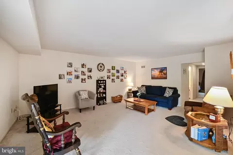 3360 Gleneagles Dr #71-1B, Silver Spring, MD 20906 photo 3