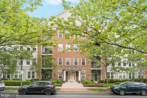 502 King Farm Blvd #202, Rockville, MD 20850