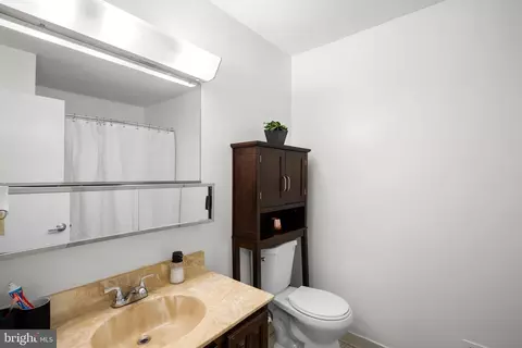 Bath - 1949 Catoctin Ter, Silver Spring, MD 20906 photo 2 of 3