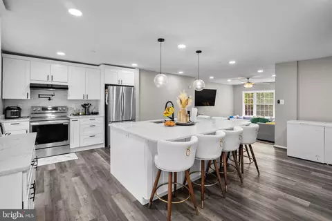 Kitchen - 1949 Catoctin Ter, Silver Spring, MD 20906 photo 1 of 6