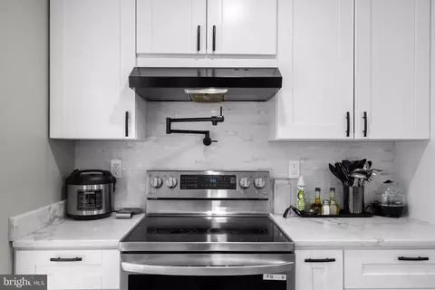 Kitchen - 1949 Catoctin Ter, Silver Spring, MD 20906 photo 5 of 6