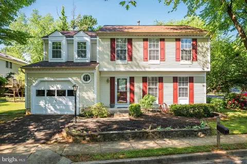 100 Pembrooke View Ln, Gaithersburg, MD 20877