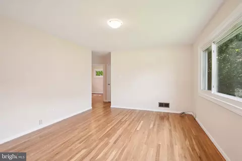 13401 Dauphine St, Silver Spring, MD 20906 photo 3