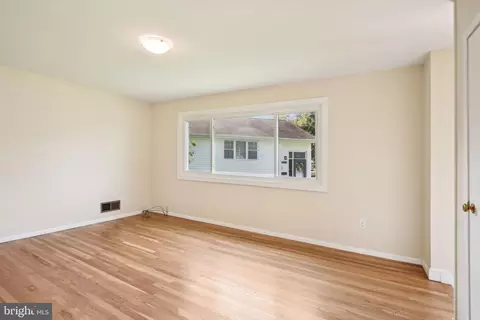 13401 Dauphine St, Silver Spring, MD 20906 photo 4