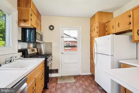 13401 Dauphine St, Silver Spring, MD 20906 photo 10
