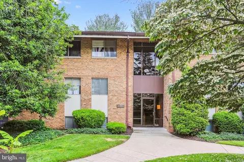 18707 Walkers Choice Rd #6, Montgomery Village, MD 20886