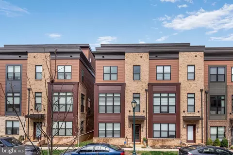 3323 Woodland Phlox St, Rockville, MD 20852