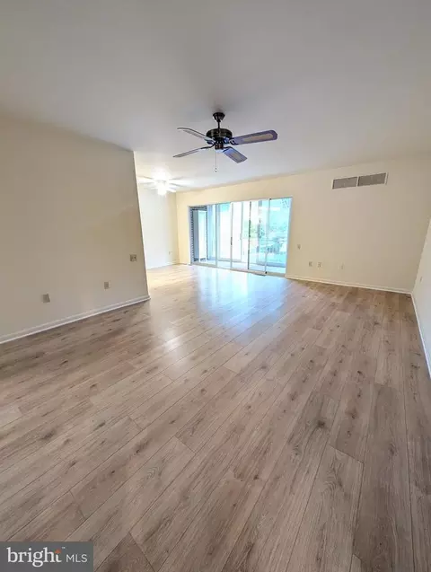 Living - 3576 Chiswick Ct #34-2A, Silver Spring, MD 20906 photo 7 of 8