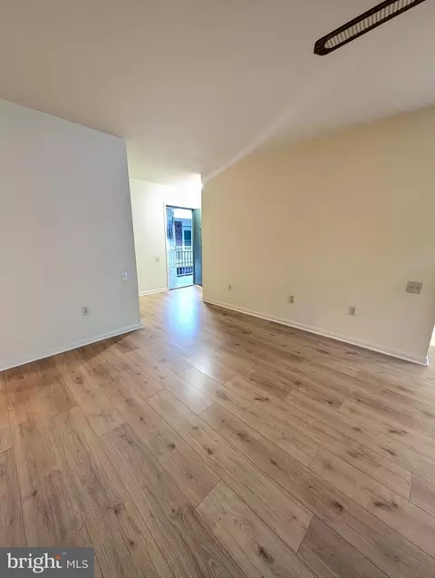 Living - 3576 Chiswick Ct #34-2A, Silver Spring, MD 20906 photo 4 of 8