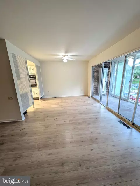 Living - 3576 Chiswick Ct #34-2A, Silver Spring, MD 20906 photo 1 of 8