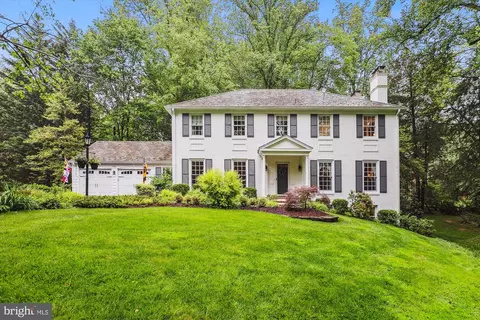 7926 Bradley Blvd, Bethesda, MD 20817