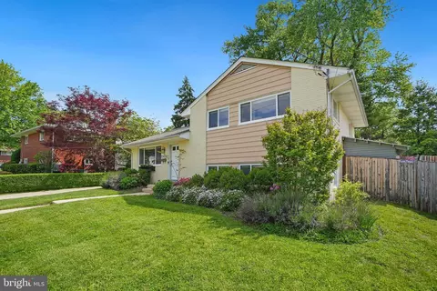 Exterior - 10403 Conover Dr, Silver Spring, MD 20902 photo 4 of 9
