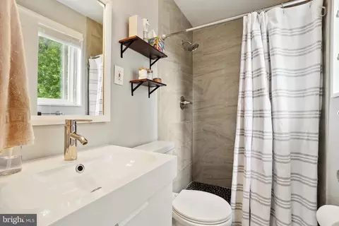 Bath - 10403 Conover Dr, Silver Spring, MD 20902 photo 1 of 3