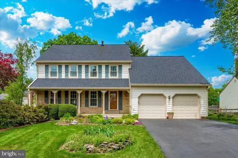 9713 Meadowcroft Ln, Montgomery Village, MD 20886