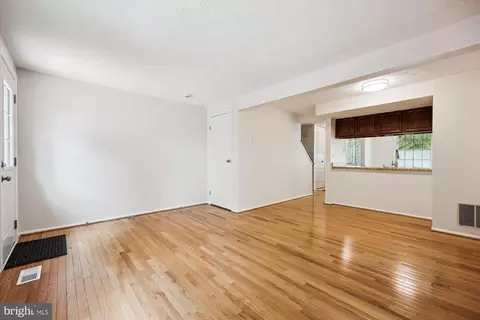 1279 Elm Grove Cir, Silver Spring, MD 20905 photo 8
