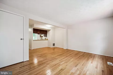 1279 Elm Grove Cir, Silver Spring, MD 20905 photo 10
