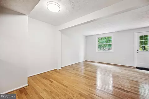 1279 Elm Grove Cir, Silver Spring, MD 20905 photo 6