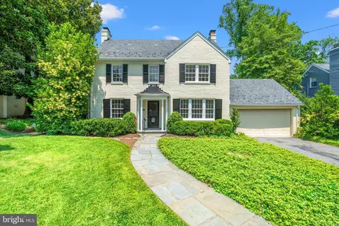 3211 Thornapple St, Chevy Chase, MD 20815