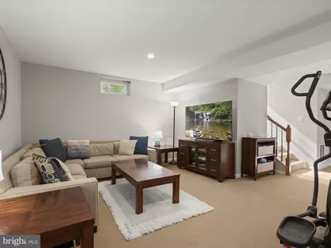 Living - 9808 Darcy Forest Dr, Silver Spring, MD 20910 photo 6 of 8