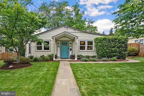 5 Webb Rd, Cabin John, MD 20818