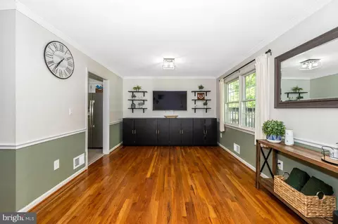 Living - 24624 Ridge Rd, Damascus, MD 20872 photo 4 of 6
