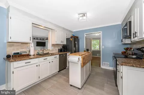 Entry Way - 24624 Ridge Rd, Damascus, MD 20872 photo 3 of 3