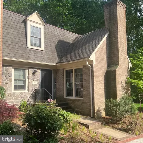 11 Bentridge Ct, Potomac, MD 20854